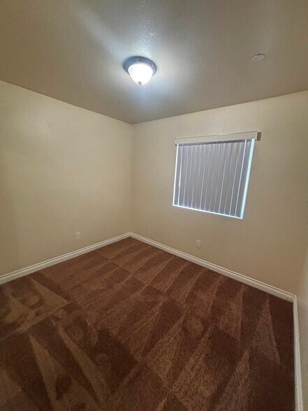 Building Photo - 156 E 67th St