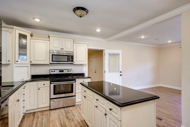 Building Photo - 111 Lehigh Ave