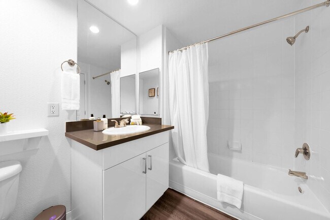 Building Photo - 388 Beale St