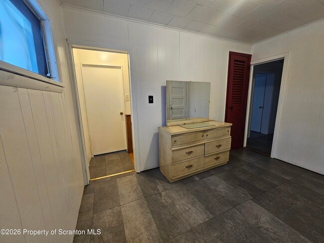 Building Photo - 423 E Lackawanna Ave