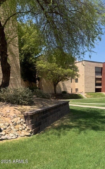 Building Photo - 1340 N Recker Rd
