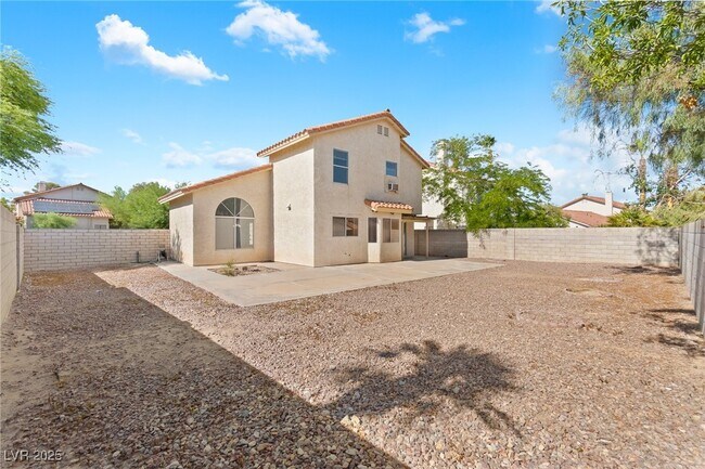 Building Photo - 497 Coco Palms Ave