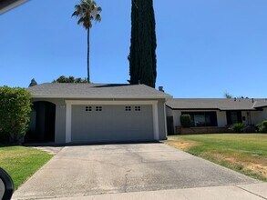 Building Photo - Adorable well maintained 3 bedroom 2 bath ...