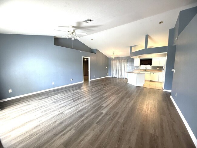 Building Photo - FIRST MONTH'S RENT FREE! STUNNING 4/2/2 IN NW CAPE!