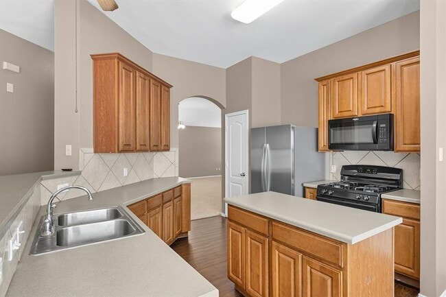 Building Photo - 257 Firwood N