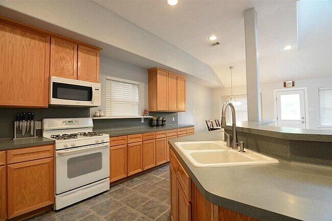 Building Photo - 21606 Glenbranch Dr