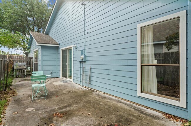 Building Photo - 2408 Windrift Way