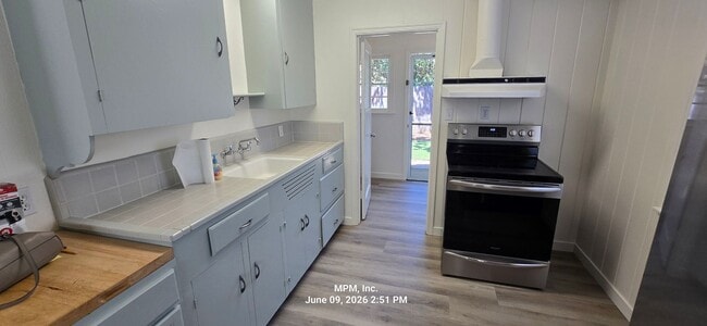 Building Photo - Large 1 bed 1 bath home on its own lot