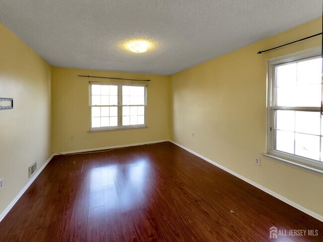 Building Photo - 479 Danbury Ln