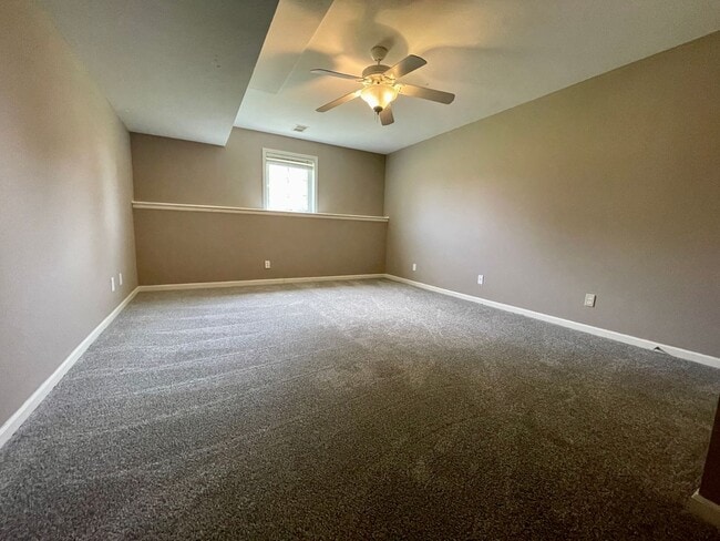 Building Photo - 2302 Shenandoah Dr