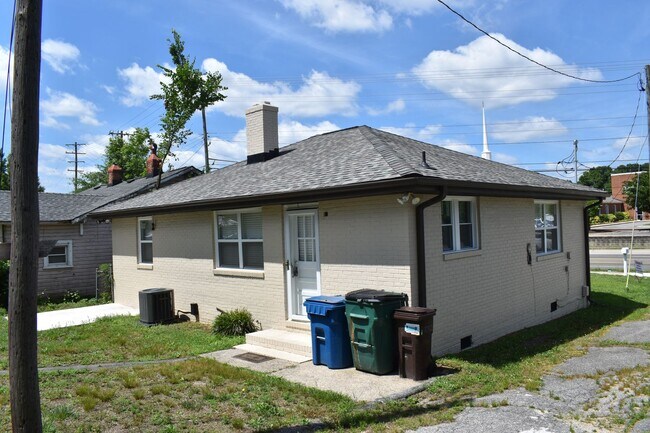 Building Photo - Cozy Ranch Home