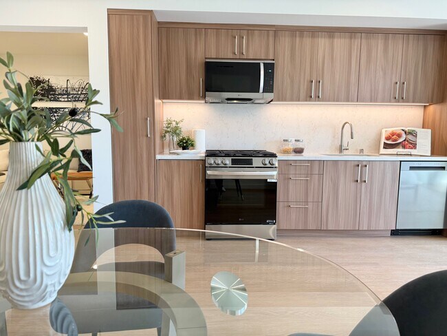 Building Photo - 8900 Ramsgate Ave