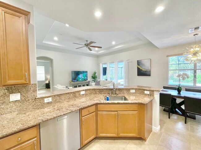 Building Photo - 12667 Biscayne Ct