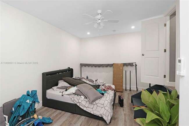 Building Photo - 3705 NW 35th Ave