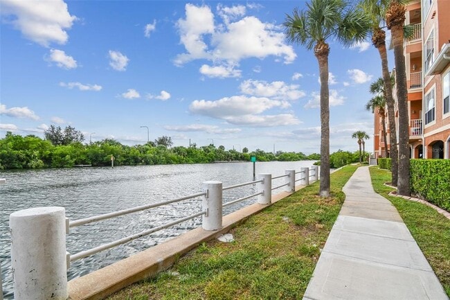 Building Photo - 5000 Culbreath Key Way