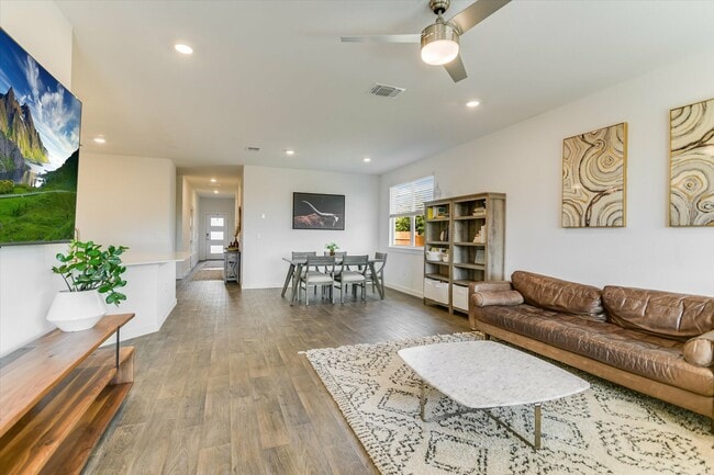 Building Photo - 14409 Cantarra Dr