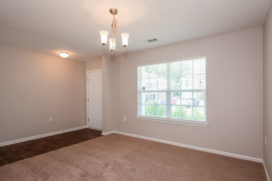 Building Photo - 3703 Alexander Forest Dr