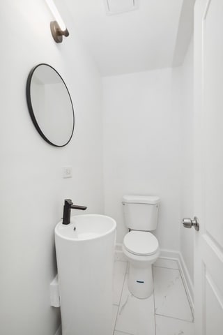 Building Photo - 1041 S Oakley Blvd