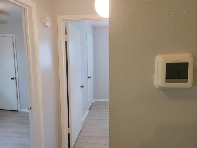 Building Photo - 13023 Maxim Dr
