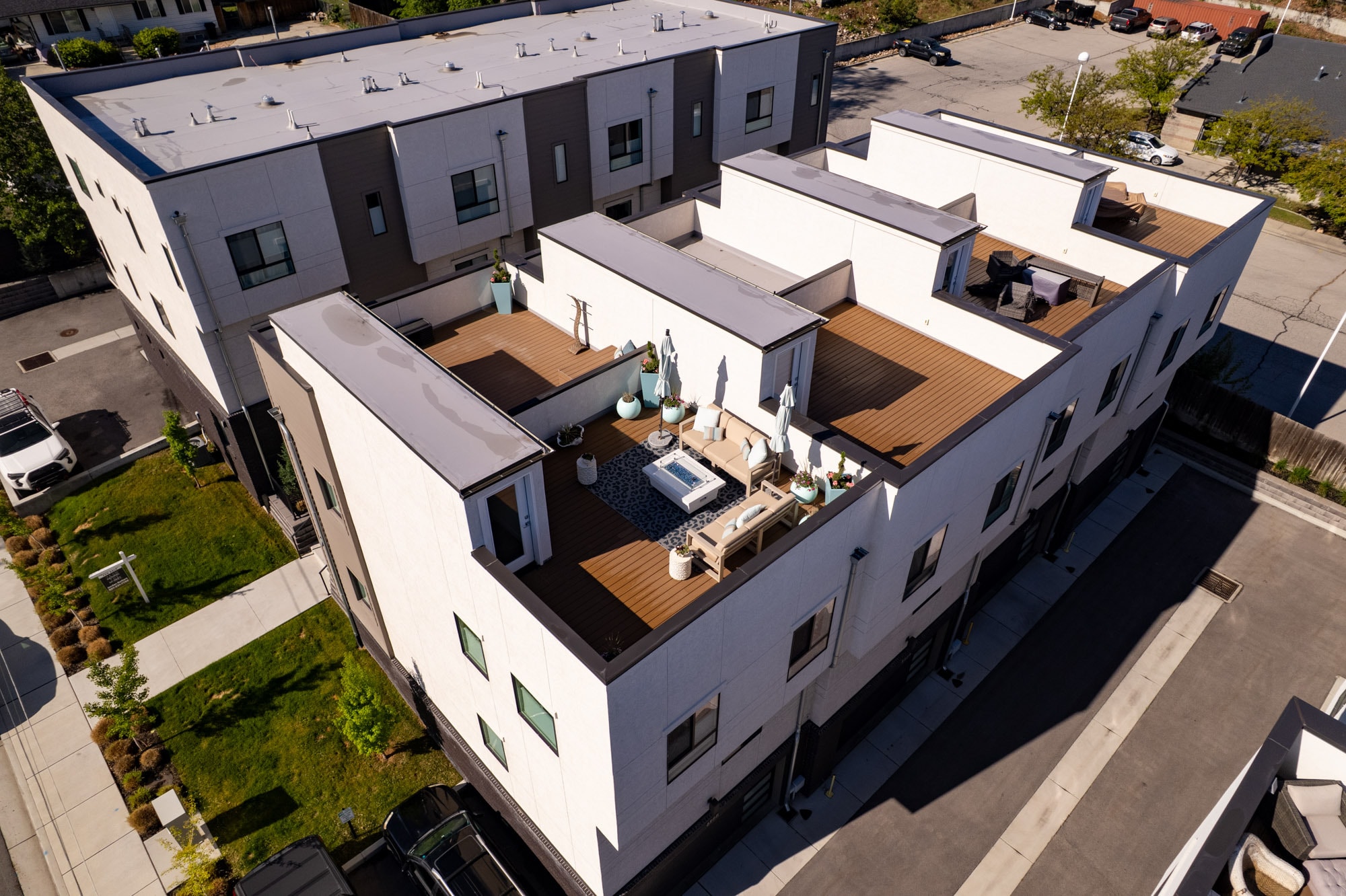 Building Photo - 6988 S Brookhill Dr