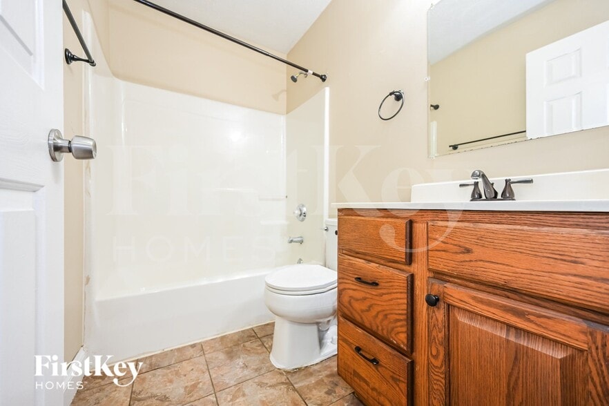 Building Photo - 3 Bobwhite Ct