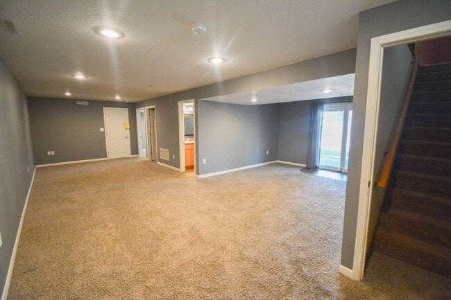 Building Photo - Spacious 3 Bed, 2 Bath Home with Finished Basement and Walkout Patio!