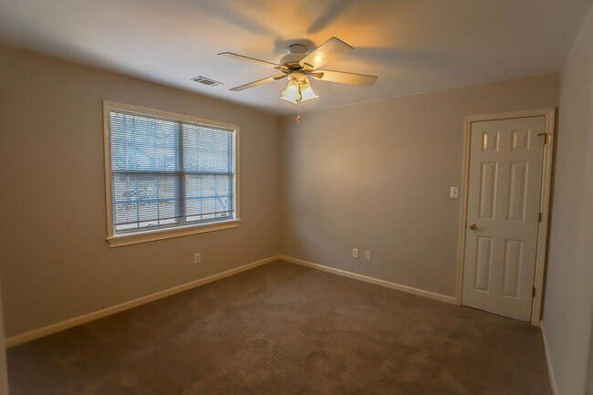 Building Photo - 3 Bedroom 2.5 Bath home in Martinez