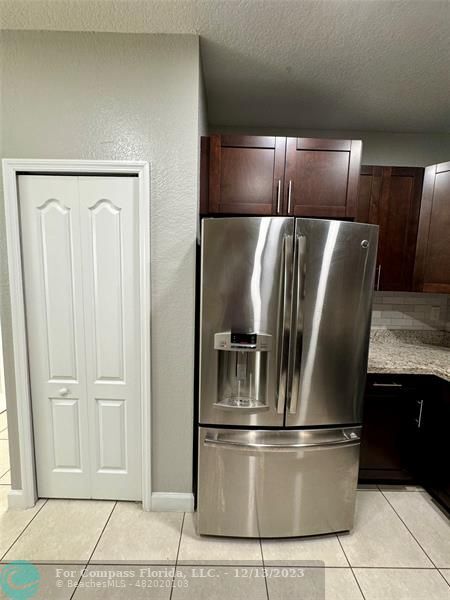 Building Photo - 4425 SW 160th Ave