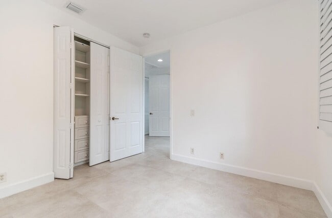 Building Photo - 2604 Center Ct Dr