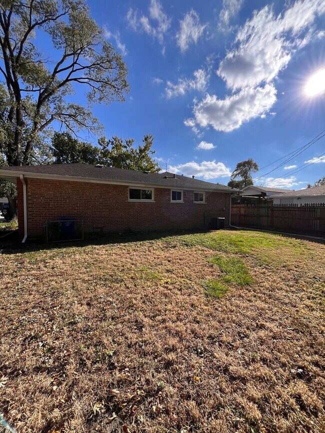 Building Photo - 5220 State Rd