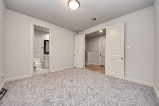 Building Photo - 1831 Dart St