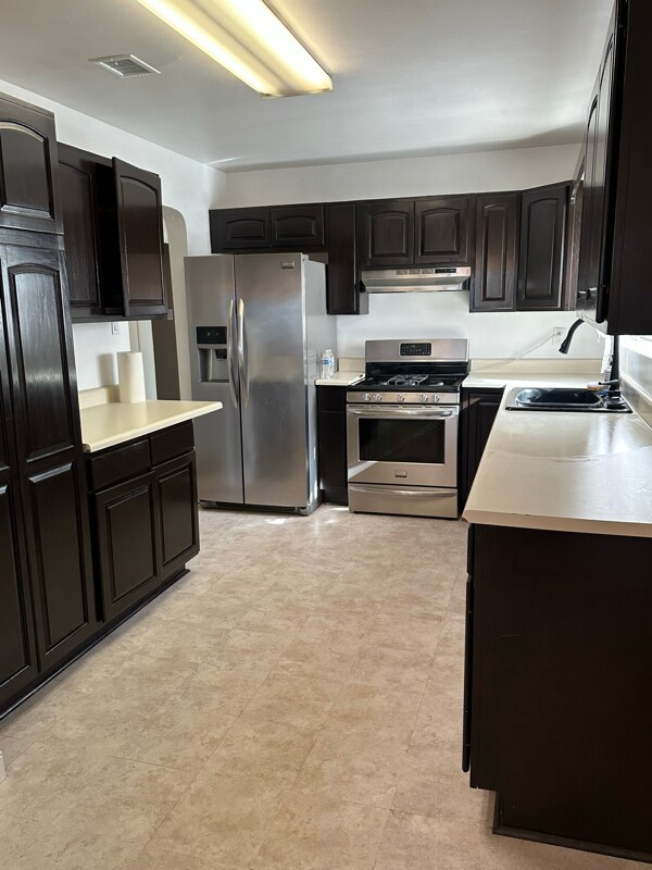 Building Photo - 1124 Indiana St SE