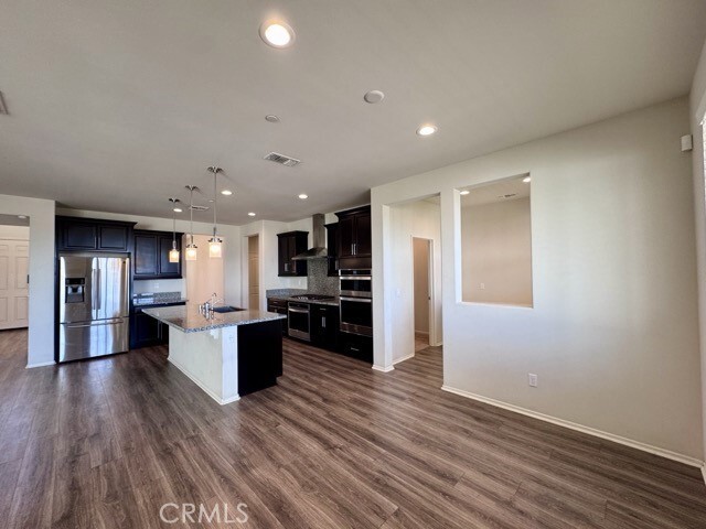 Building Photo - 1065 Regala St