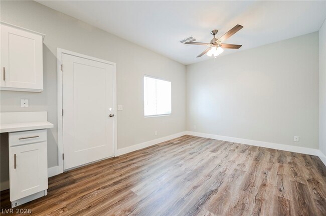 Building Photo - 5018 Holt Ave