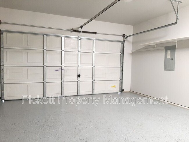 Building Photo - 6272 Alexis Dr NE