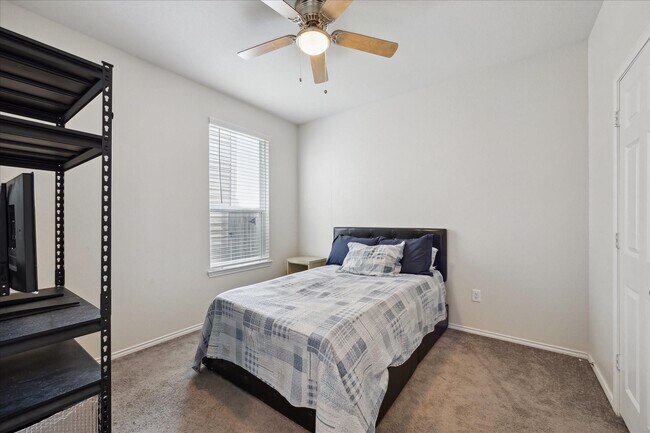 Building Photo - 5514 Downie Draw Ranch Trail