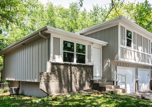 Primary Photo - 1512 E Leona-