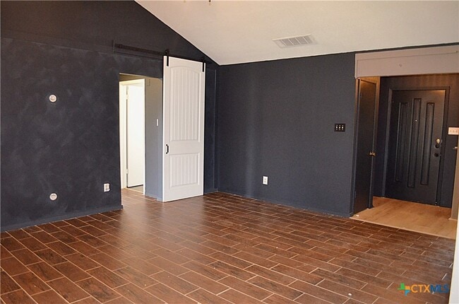 Building Photo - 4312 Creekside Dr