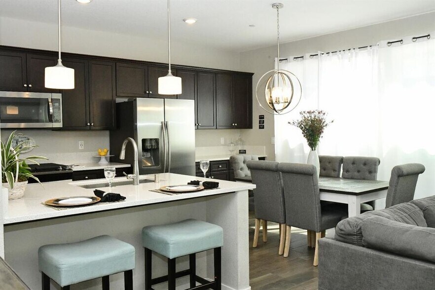 Building Photo - 2580 N McArthur Ave