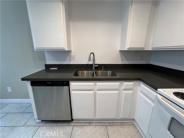 Building Photo - 5238 Hayter Ave