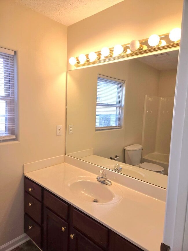 Building Photo - Spring Valley 3 Bedroom one level home !      250916