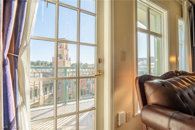 Building Photo - 30 Strada Di Villaggio