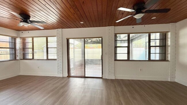 Building Photo - 1547 SW 137th Pl