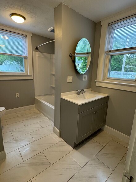 Building Photo - 258 Coburn Ave