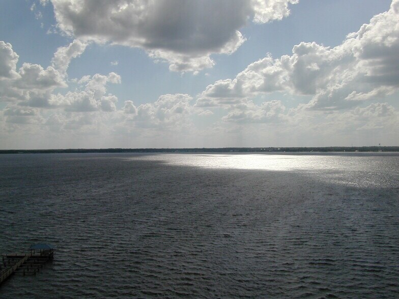 daily lake view - 2131 NW Lakeview Dr