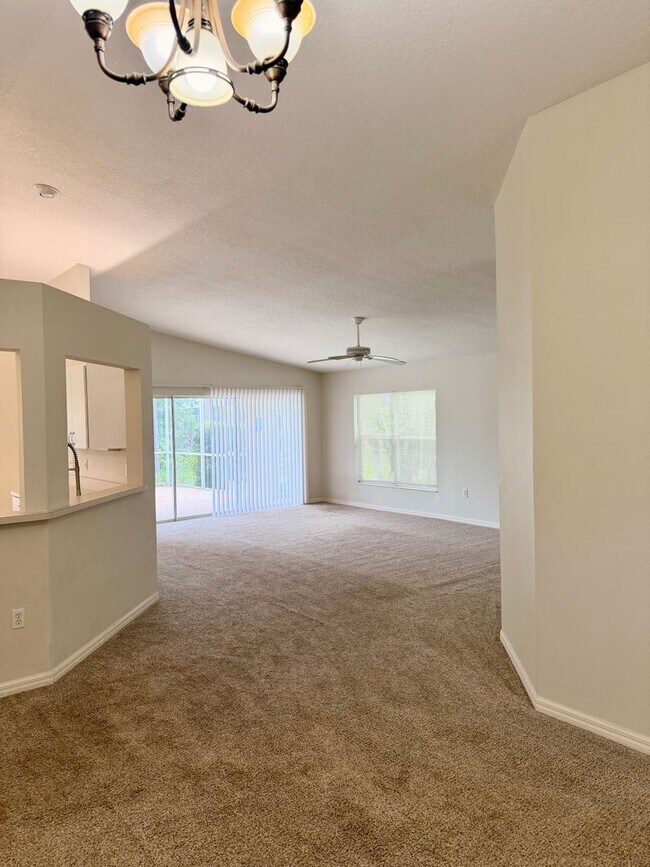 Building Photo - 2509 6th Ct E