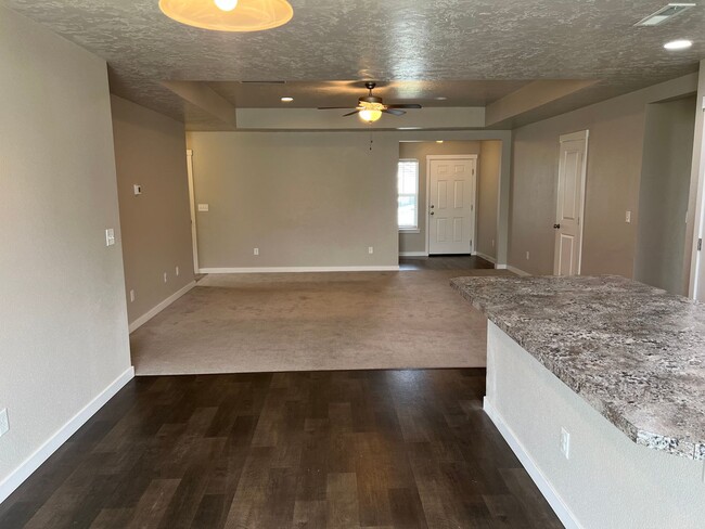 Building Photo - Kuna Kutie 3 bd, 2 bath in the Greyhawk Su...