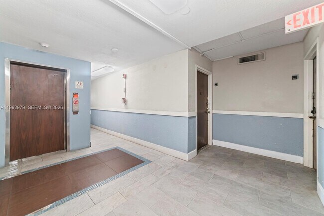 Building Photo - 498 NW 165th St