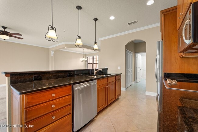 Building Photo - 13519 Isla Vista Dr