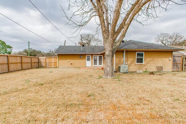 Building Photo - 3410 Truxton Dr